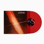 „Golden Hours Beyond Wires“ steht auf einem Cover mit abstrakten rot-schwarzen Mustern, daneben eine rote Vinylplatte., LP