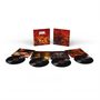 Text: "DOOM". Mehrere schwarze Vinyl-Schallplatten und Hüllen in Rot-Orange-Tönen, thematisch an ein Videospiel angelehnt., 4 LPs