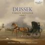 „DUSSEK VIOLIN SONATAS volume 5“; unten: „Julia Huber violin · Miriam Altmann fortepiano“. Kutsche mit Pferd und Statue., CD