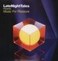 "LateNightTales Presents Music For Pleasure." Ein gelber Ball in einem transparenten, roten Würfel vor blauem Hintergrund., 2 LPs