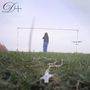 "Sassy 009, Dreamer." Eine Person in blauer Kleidung steht vor einem leeren Tor auf einem Grasfeld. D+ Logo links., CD