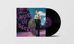 "Music of Secrets" steht in großen lila Buchstaben vor einem surrealen Hintergrund, mit einer Person im Vordergrund., LP