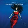 Text: "YAMINA HOW DEEP IS THE OCEAN"  
Eine Frau in einem roten Kleid schwimmt unter Wasser., LP