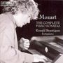 Texte: "Mozart, The Complete Piano Sonatas, Ronald Brautigam, fortepiano." Bild eines Mannes am Klavier spielend.