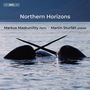 "Northern Horizons" mit Narwalen im Wasser, die ihre Stoßzähne kreuzen. Markus Maskuniitty und Martin Sturfält., Super Audio CD