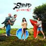 „The Stripp, Life Imitates Art“ steht oben. Drei tätowierte Personen am Strand, eine davon in einer blauen Muschel., LP