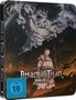 „Attack on Titan Final Season“ steht in großen Buchstaben. Ein riesiger Titan über einer städtischen Szene mit Figuren.