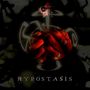 "Hypóstasis" steht unten in stilisierter Schrift, darüber Hände umklammern etwas Rotes, ein Auge im Hintergrund., CD