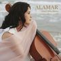ALAMAR, Ana Carla Maza. Frau mit Celloinstrument, schaut nachdenklich über das Meer., LP