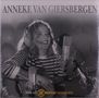 Text: "Anneke van Giersbergen" und "live on 2 meter sessions". Frau mit Kopfhörern singt fröhlich in ein Mikrofon., LP