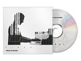„Piano“ und „Armin van Buuren“. Silhouette eines Pianisten mit Klaviertasten visualisiert. CD mit dezentem Regenbogeneffekt., CD