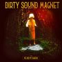 "DIGTY SOUND MAGNET", "ME AND MY SHADOW", Person in weißem Mantel und Hut steht in einem düsteren Wald mit rotem Licht.