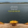 Text: Joëlle Léandre, Pauline Oliveros, George Lewis, PLAY AS YOU GO. Eine orange Poller an einem Dock über ruhigem Wasser., CD
