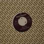 "Soul A Go Go", "Soul Messin' Allstars", "Stereo 45", "Soul Messin’". Schallplatte auf Pfeilmuster-Hintergrund., Single 7"