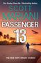 "Scott Mariani PASSENGER 13. The Ben Hope Origin Stories." Ein Mann läuft am Strand, Flugzeug am Himmel, Sonnenuntergang.