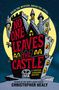 "No One Leaves the Castle" in großen roten Buchstaben auf einer schiefen Burg vor Vollmond-Hintergrund., Buch
