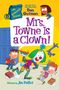 „Mrs. Towne Is a Clown!” steht in großen, bunten Buchstaben. Eine Clown-Lehrerin spritzt einen Jungen nass. Comic-Stil.