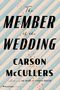 „The Member of the Wedding“ von Carson McCullers. Hintergrund: blau-weiße diagonale Streifen mit kleinen orangefarbenen Sternen.