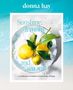 Text: "donna hay. Sunshine, lemons and sea salt. A celebration of modern coastal home cooking."  
Ein Teller mit Zitronen und Seesalz auf blauem Hintergrund., Buch
