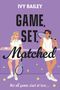 „GAME, SET, MATCHED“ zeigt zwei Tennis spielende Personen vor einem Netz. Tennisbälle sind verstreut., Buch