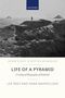 „Life of a Pyramid: A Cultural Biography of Dahshur“ von Lea Rees und Hana Navratilova. Foto von Pyramidenlandschaft., Buch