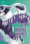Text: "BONE WARS." Illustration eines Dinosaurierschädels mit auffälligen violetten und grünen Akzenten.