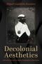Miguel Gualdrón Ramírez. Decolonial Aesthetics. Eine maskierte Figur mit einem Tierkopf, schwarz-weiß gehalten.