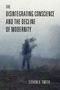 "The Disintegrating Conscience and the Decline of Modernity" von Steven D. Smith. Ein nebeliger Mensch in unscharfer Landschaft., Buch