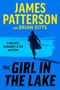 JAMES PATTERSON and BRIAN SITTS, "COVER TO COME" in Rot, "THE GIRL IN THE LAKE" darunter. Minimalistisches Design.
