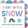 "A DAY IN THE SNOW with The Very Hungry Caterpillar." Bunte Illustrationen: Schneemann, Raupe, Schneeflocke.
