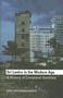 „Sri Lanka in the Modern Age: A History of Contested Identities“ von Nira Wickramasinghe. Ein hohes, altes Gebäude vor modernem Hintergrund.