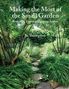 Text: "Making the Most of the Small Garden. Beautiful Layered Outdoor Spaces. Jo Thompson." Lush, green garden scenery., Buch