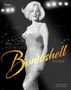 "Jean Louis Hollywood's Bombshell Designer." Eine berühmte Frau in einem glitzernden Kleid vor Publikum und Scheinwerfern., Buch