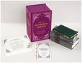 Die Texte zeigen: "Emily Brontë, Wuthering Heights, A Novel in Two Volumes." Dunkelviolette Box mit dekorativen Elementen., Buch