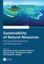 „Sustainability of Natural Resources: Planning, Development, and Management“ über Küstenlandschaft mit Bergen und Meer., Buch