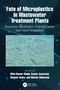 Titel: "Fate of Microplastics in Wastewater Treatment Plants". Bild zeigt Wasser mit Mikroplastik., Buch