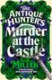 "The Antique Hunter's Murder at the Castle" von C.L. Miller. Grüne und blaue karierte Illustration mit Lupe.