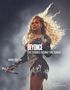 "Beyoncé: The Stories Behind the Songs" von Annie Zaleski. Frau mit Mikrofon, langen Haaren und glitzerndem Outfit auf der Bühne., Buch