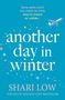 Buchcover: "Another Day in Winter" von Shari Low, Zitat über Schicksalswege, Flugzeug und Schneeflocken auf blauem Hintergrund., Buch
