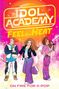 "IDOL ACADEMY", "FEEL THE HEAT", "ON FIRE FOR K-POP". Illustration mit drei Personen in modischer Kleidung., Buch
