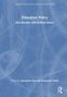 „Education Policy: Introduction and Critical Issues“, Herausgeber: Alexandra Hay, Emmanuel Mufti. Blau, abstrakte Muster., Buch