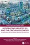 "Integrating Industry 5.0 and the Circular Economy" in großer Schrift, futuristische Fabrikszene mit Technologie., Buch