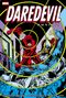 "DAREDEVIL OMNIBUS" in großen Buchstaben darüber. Daredevil kämpft in Rot mit Menschen in Blau. Comic-Illustration.