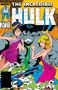 "The Incredible Hulk". Grau-grüner Riese mit zwei Frauen. Geldscheine, Münzen und ein Gewehr sind vor ihnen. Comic-Stil., Buch