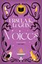 "URSULA K. LE GUIN Voices. 'Voices is excellent' THE TIMES." Illustration mit Eule, Katze, Brunnen und verzierenden Mustern., Buch
