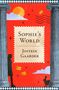 "Sophie's World, Jostein Gaarder" in der Mitte, antike Säulen, Silhouette eines Mädchens, Himmel, Sonne, Wolken, Umschläge., Buch