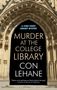 Buchtitel: "Murder at the College Library" von Con Lehane. Im Hintergrund gotische Architektur., Buch