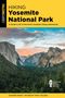Hiking Yosemite National Park. Tal mit Bergen, Wald, Wasserfall. Gelber Himmel bei Sonnenuntergang. Logo: American Hiking Society., Buch