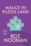 "Malice in Puzzle Land" von Roz Noonan. Illustration: Puzzle-Stück als Pool mit Schwimmerin, Ring und Luftmatratze., Buch