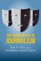 „THE SOCIAL ROLES OF JOURNALISM“ von Tim P. Vos und Thomas Hanitzsch. Drei Theatermasken mit Zeitungsausschnitten.